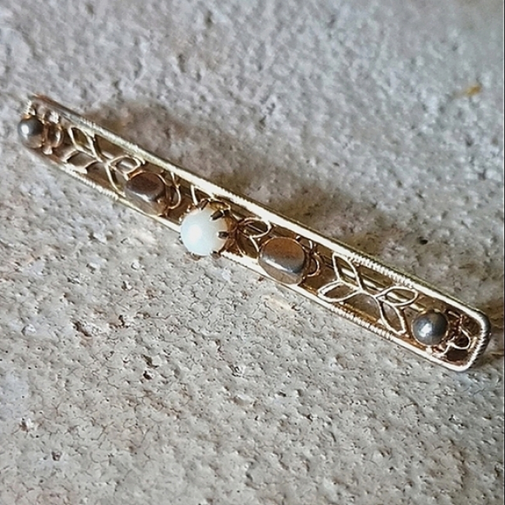 Vintage Art Nouveau Era Openwork Gold Tone Faux Seed Pearl Bar Brooch La…